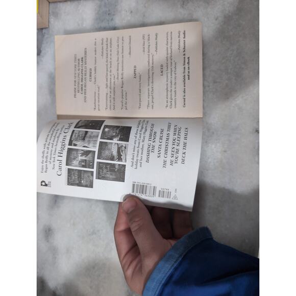 Carol Higgins‎ Clark's Regan Reilly Mystery Bundle: Cursed, Zapped & Wrecked - Picture 4 of 9